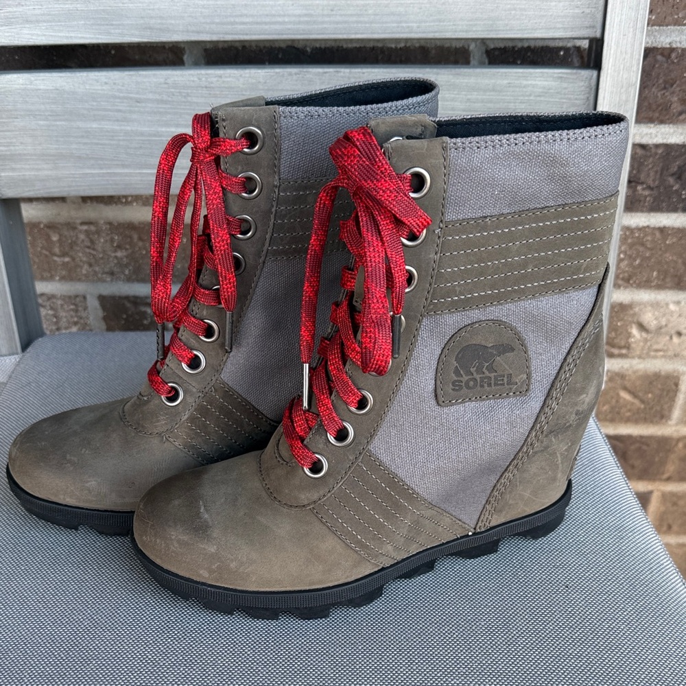 Sorel Lexie Women's Gray and Red Lace-Up Boots - Picture 4 of 11